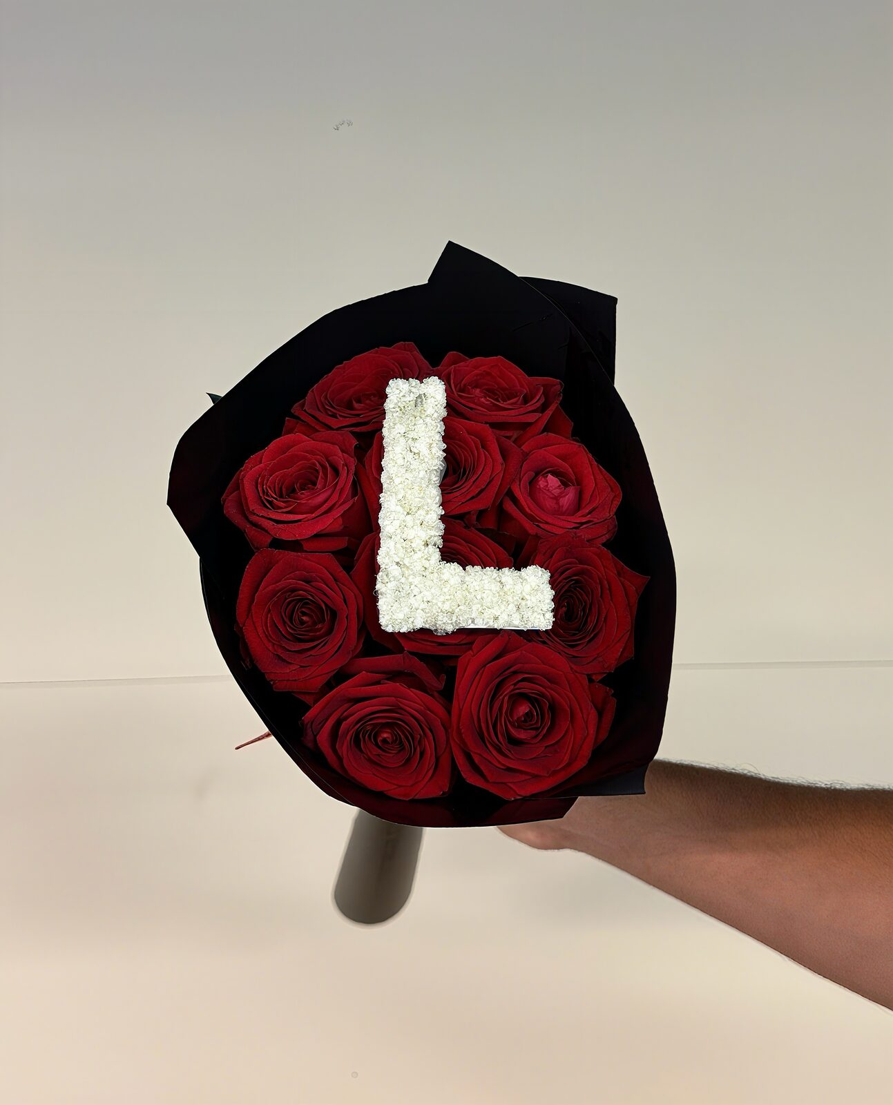 Bouquet 10 Roses Rouges + Initiale