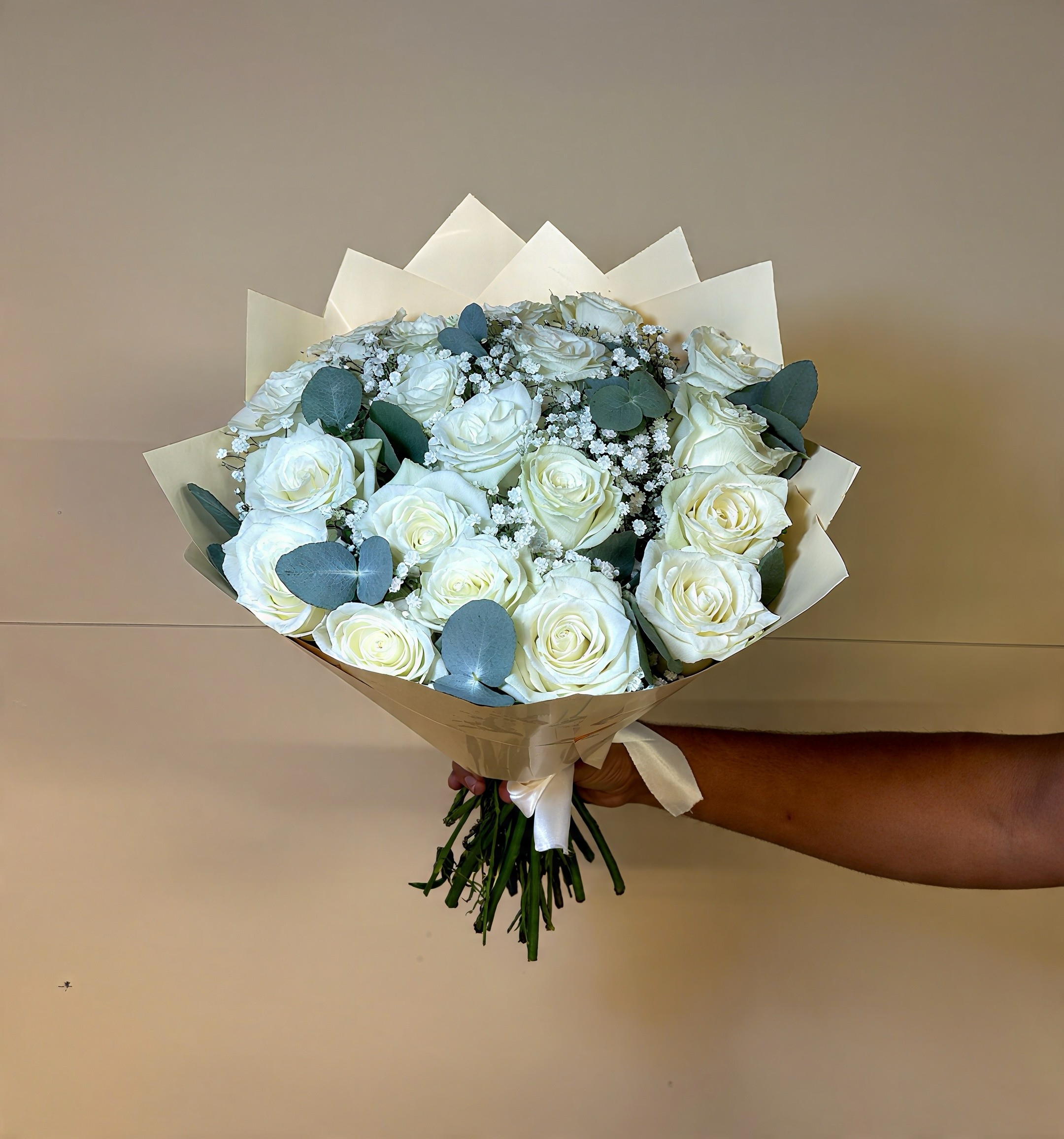 20 Roses Blanches & Gypsophile
